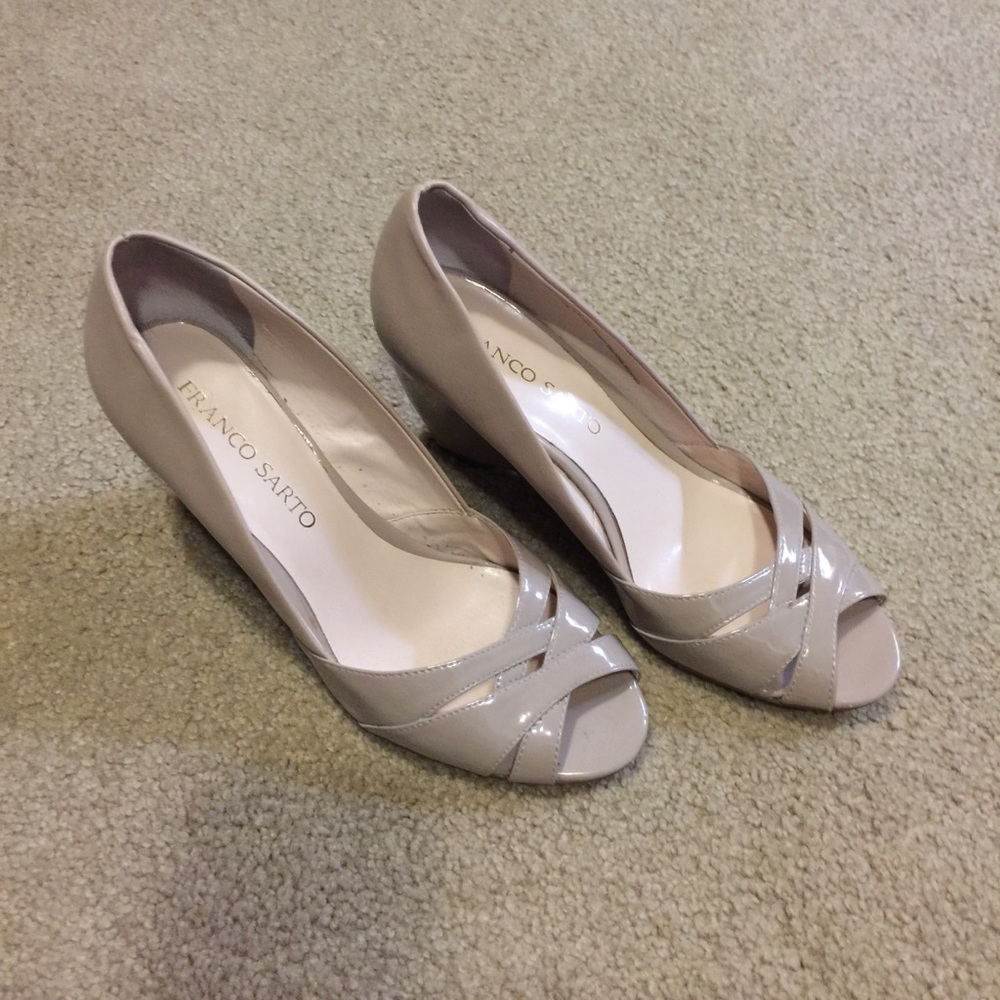 Nude wedge heel